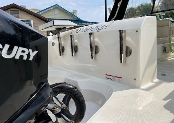 Boston Whaler 270 Vantage image