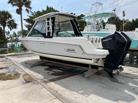 Boston Whaler 270 Vantage image