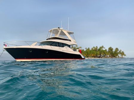 Tiara Yachts F44 Flybridge image