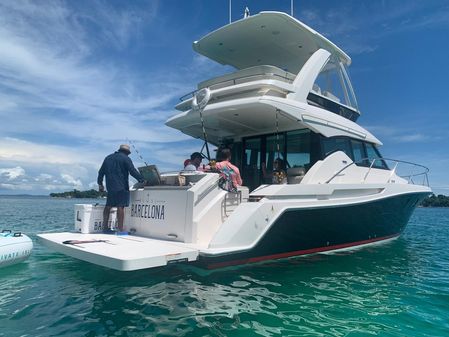 Tiara Yachts F44 Flybridge image