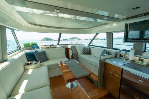 Tiara Yachts F44 Flybridge image