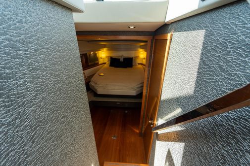 Tiara Yachts F44 Flybridge image