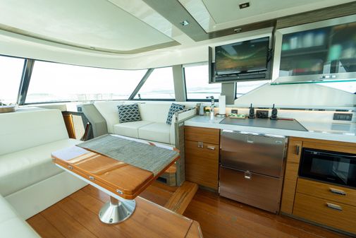 Tiara Yachts F44 Flybridge image