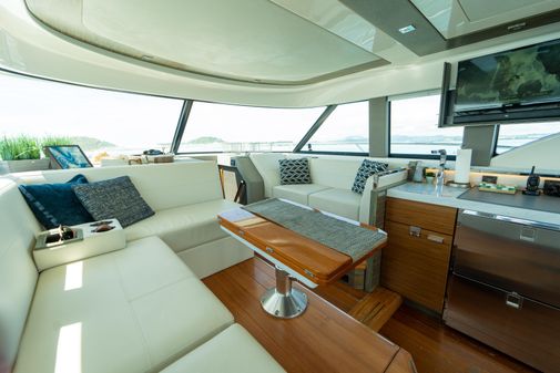 Tiara Yachts F44 Flybridge image