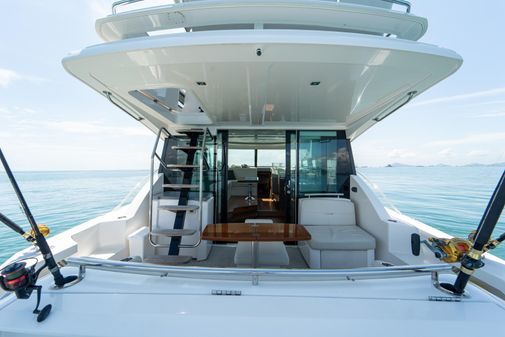 Tiara Yachts F44 Flybridge image