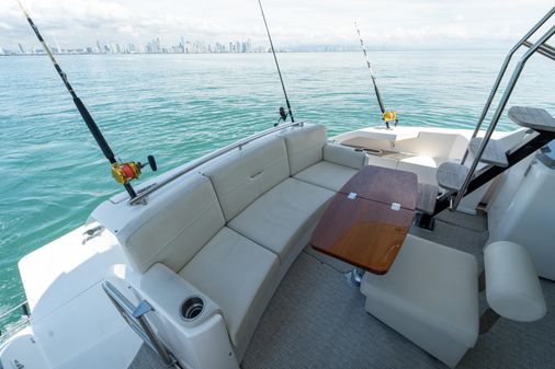 Tiara Yachts F44 Flybridge image