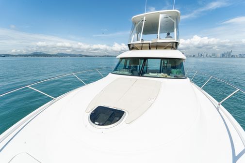 Tiara Yachts F44 Flybridge image