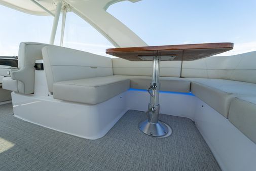 Tiara Yachts F44 Flybridge image