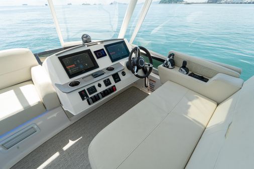 Tiara Yachts F44 Flybridge image