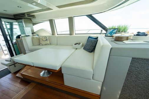 Tiara Yachts F44 Flybridge image