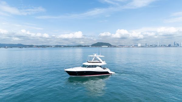 Tiara Yachts F44 Flybridge image