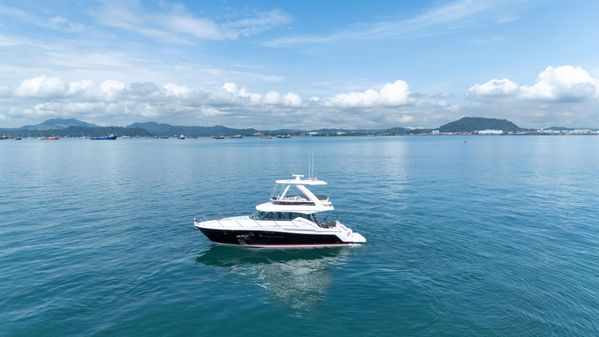 Tiara Yachts F44 Flybridge image