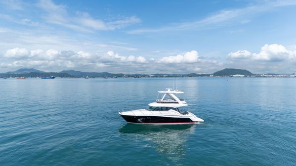 Tiara Yachts F44 Flybridge image