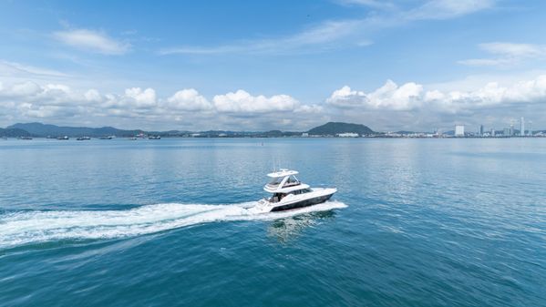 Tiara Yachts F44 Flybridge image