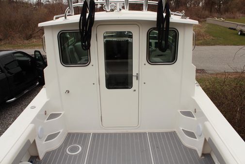 Parker 2520 XL Deep Vee Sport Cabin image