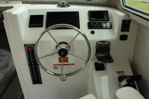 Parker 2520 XL Deep Vee Sport Cabin image