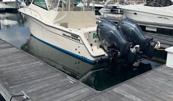 Grady-White Express 330