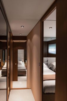 Ferretti Yachts 780 image