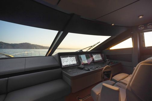 Ferretti Yachts 780 image