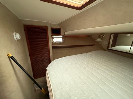 Uniflite FLYBRIDGE-DOUBLE-CABIN-MOTOR-YACHT image