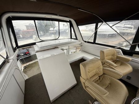 Uniflite FLYBRIDGE-DOUBLE-CABIN-MOTOR-YACHT image