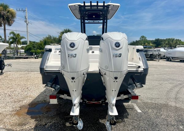 Robalo R250 image