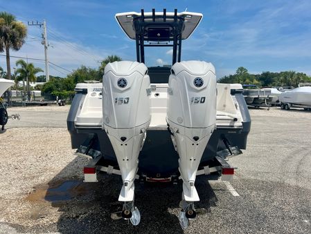 Robalo R250 image