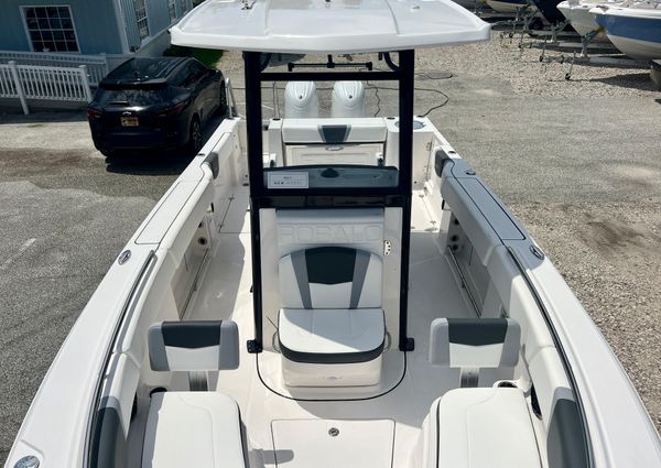 Robalo R250 image