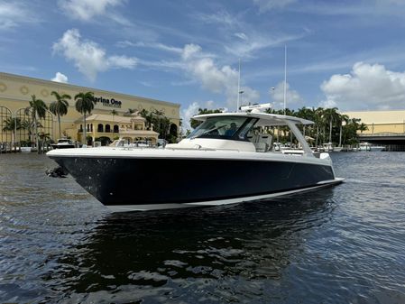 Tiara Yachts 38 LS image