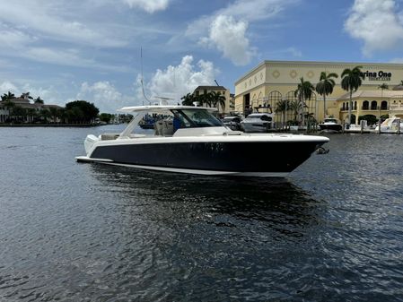 Tiara Yachts 38 LS image