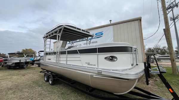 Landau Signature 2300