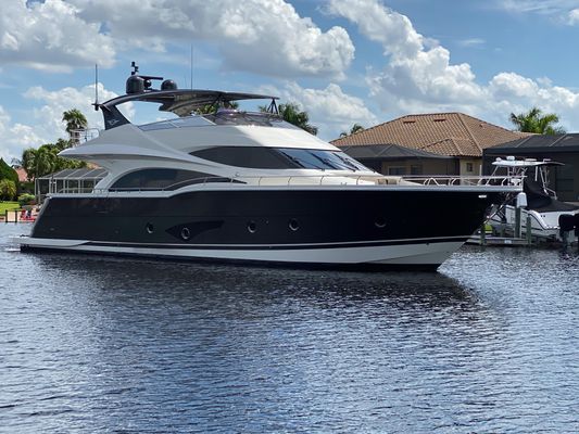 Marquis 720 Fly Bridge - main image