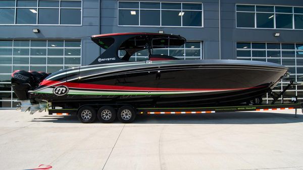 Mystic Powerboats M4200 