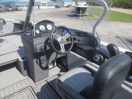 Crestliner 2150 Sportfish image