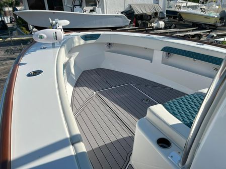 Front Runner 26 Center Console image