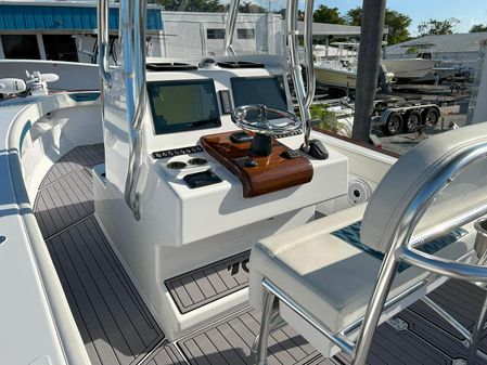 Front Runner 26 Center Console image