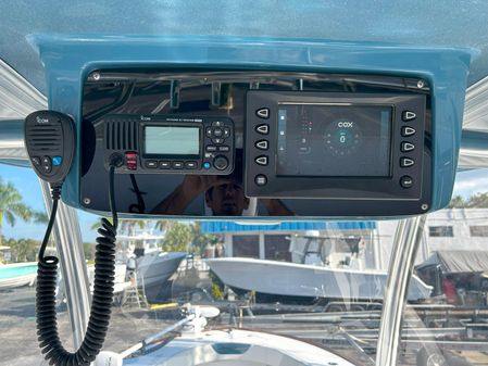 Front Runner 26 Center Console image