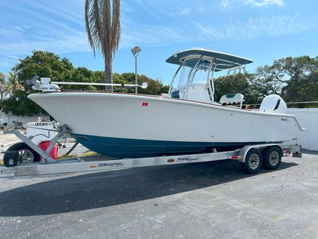 Front Runner 26 Center Console image