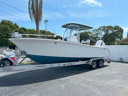 Front Runner 26 Center Console image