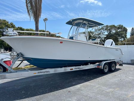 Front Runner 26 Center Console image