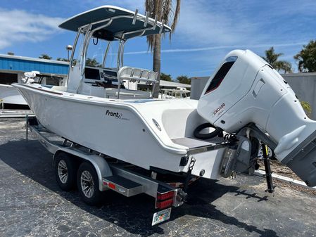 Front Runner 26 Center Console image