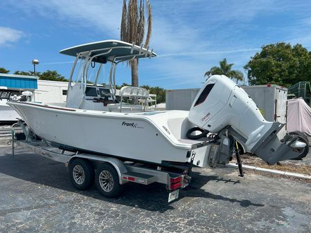 Front Runner 26 Center Console image