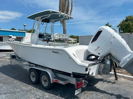 Front Runner 26 Center Console image