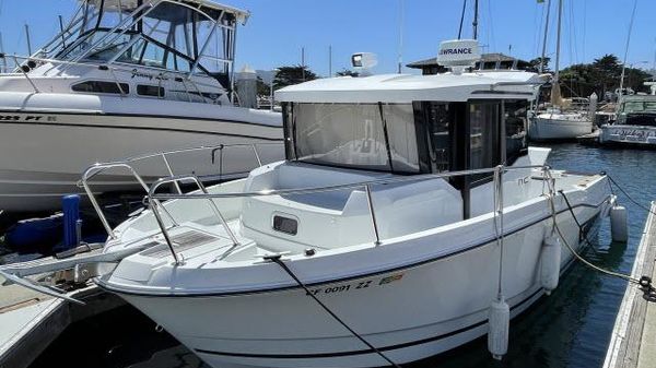 Jeanneau NC 795 Sport