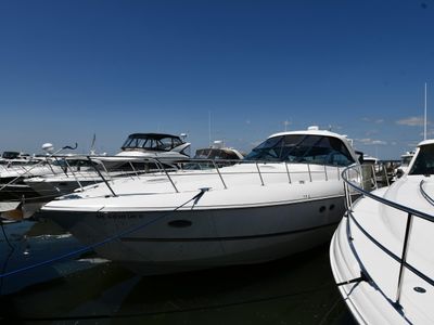 2005 Cruisers Yachts520 Express