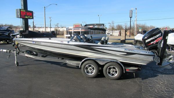 Triton 22 TRX