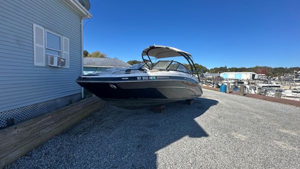 Yamaha Boats 242 Limited S 