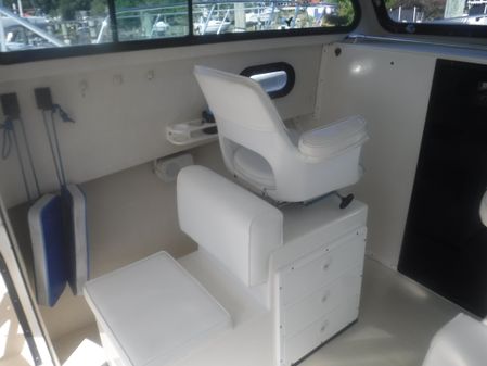 May-Craft 2700 Pilothouse Cabin image