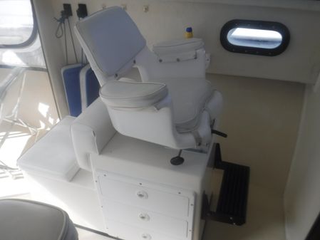 May-Craft 2700 Pilothouse Cabin image