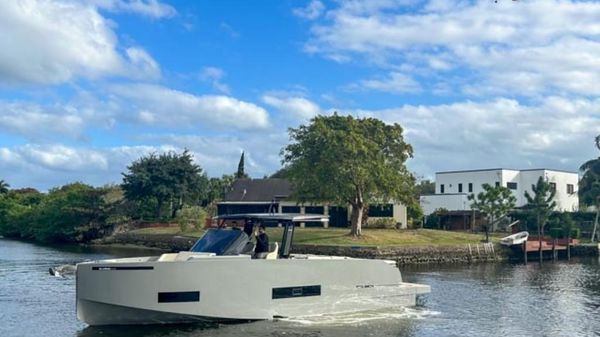 De Antonio Yachts D42 Open